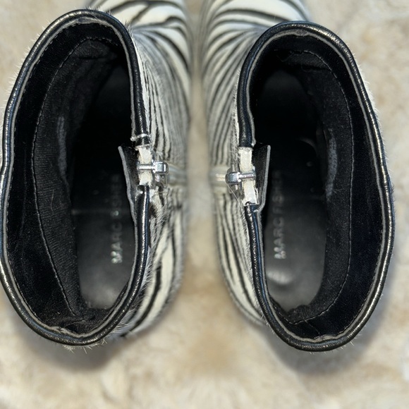 Marc Fisher zebra printed booties, size 5 🦓 - Picture 9 of 10